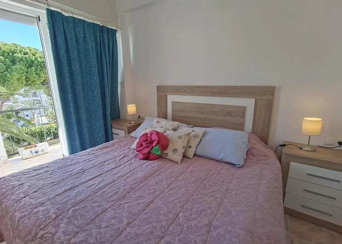 Апартаменты Mar Seaview With Pool